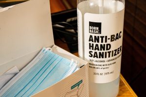 https://unsplash.com/photos/7KLt7vD1vIM?utm_source=unsplash&utm_medium=referral&utm_content=creditShareLink hand sanitaizer dan masker